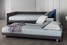 Кровать с дополнительным местом для сна Flou Duetto в конфигурации с задней спинкой
