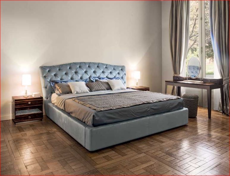 Кровать с мягким изголовьем Longhi Grace bed