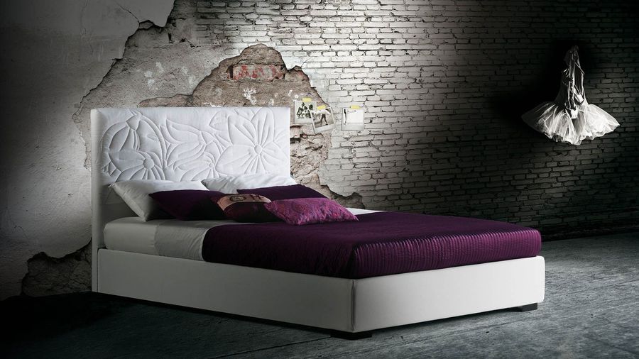 Кровать с высоким изголовьем Milano Bedding Mauritius