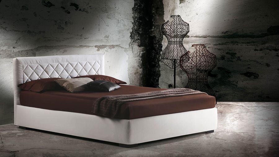 Кровать с мягким изголовьем Milano Bedding Martinica