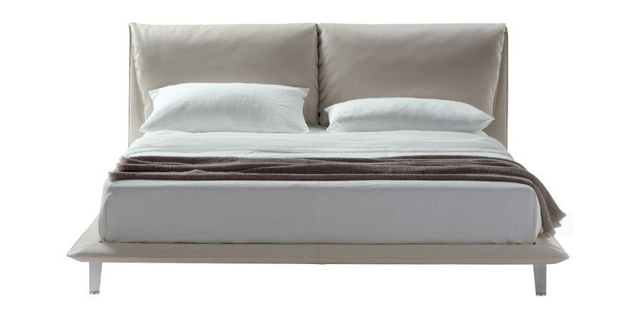 Современная кровать Poltrona Frau John-John Bed