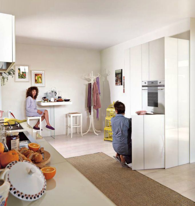 Кухонный шкаф cо встроенным холодильником и духовкой