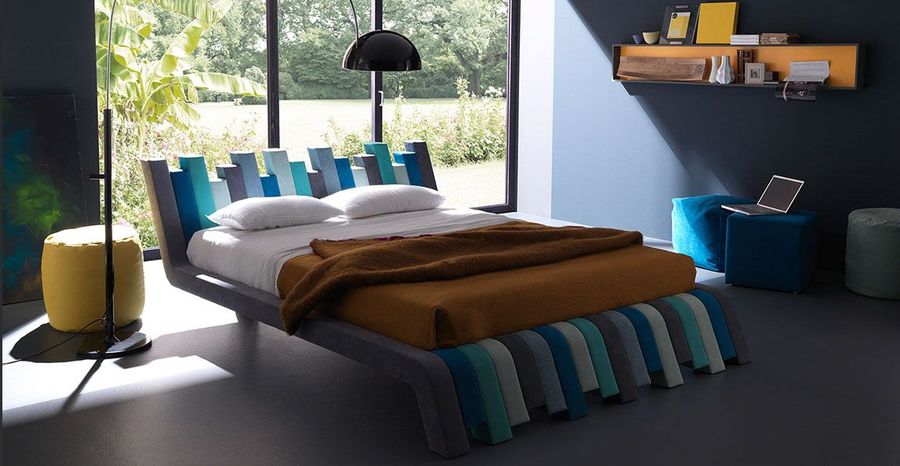 Кровать с необычным изголовьем Cu.Bed