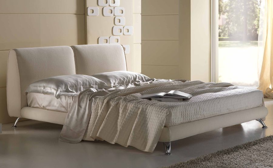 Кровать с мягким изголовьем Bedding Souvenir