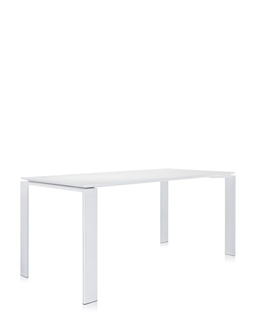 Лаконичный стол Kartell Four Outdoor 5522