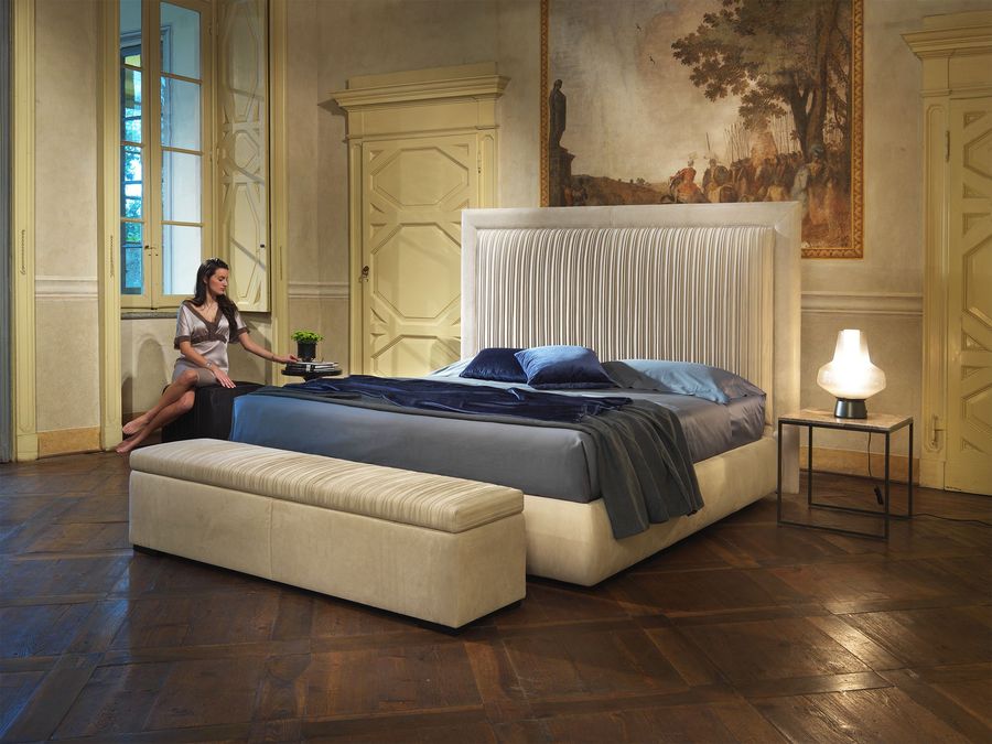 Кровать с высоким изголовьем Giulio Marelli Spencer