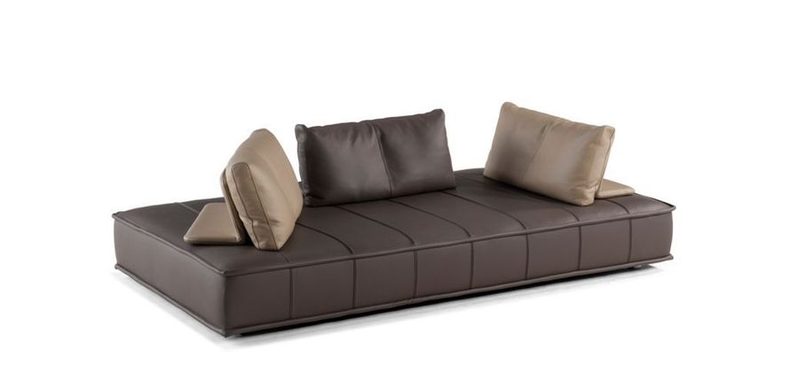 Кожаный диван-канапе Roche Bobois Escapade Cuir