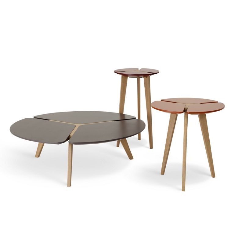 Круглый стол на трех ножках Roche Bobois Flying flower
