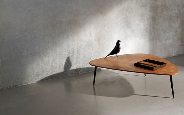 Дизайнерский столик COEDITION Soho Triangular Coffee Table, black CH11