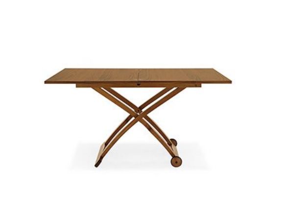 Модель в магазине. Отделка модели представлена в цвете P201 WALNUT.