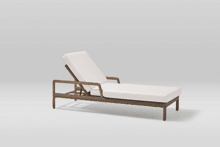 Модный шезлонг Point Heritage Chaise With Arms