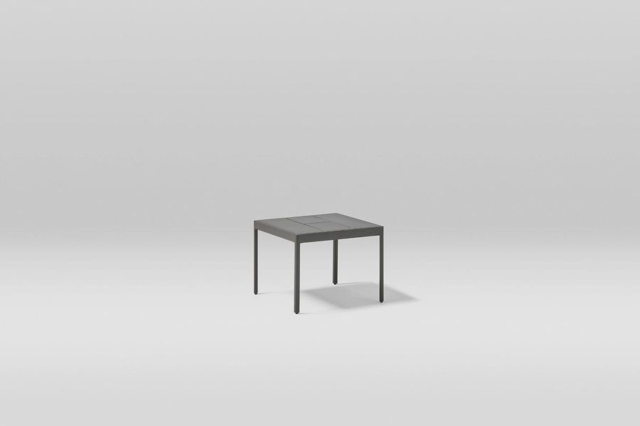 Квадратный столик Point Legacy Side Table