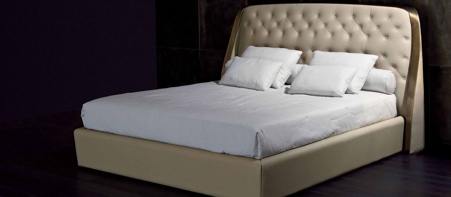 Уютная кровать Rugiano Damasse