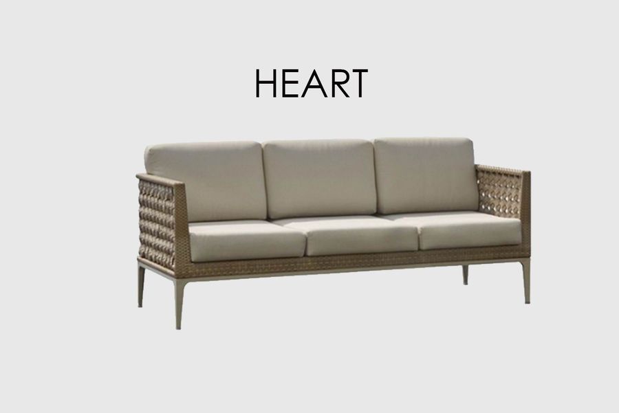 Трехместный диван Skyline Design Heart Sofa