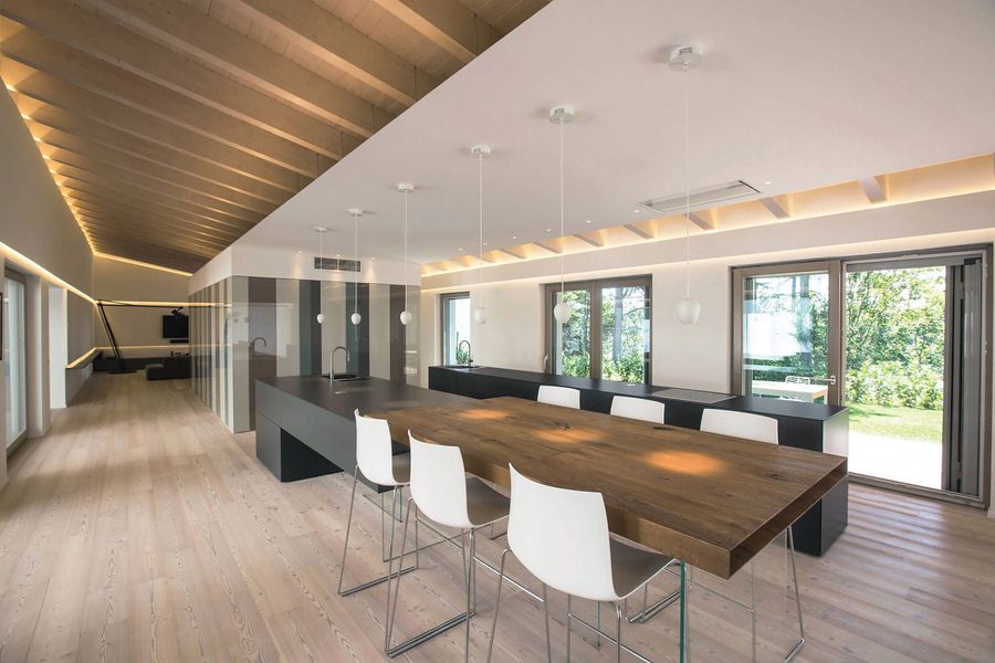 Элегантная кухня Lago 36e8 Fenix Kitchen