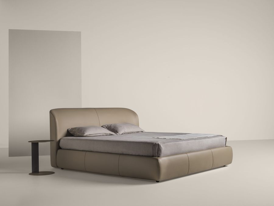 Уютная кровать Frag Loren